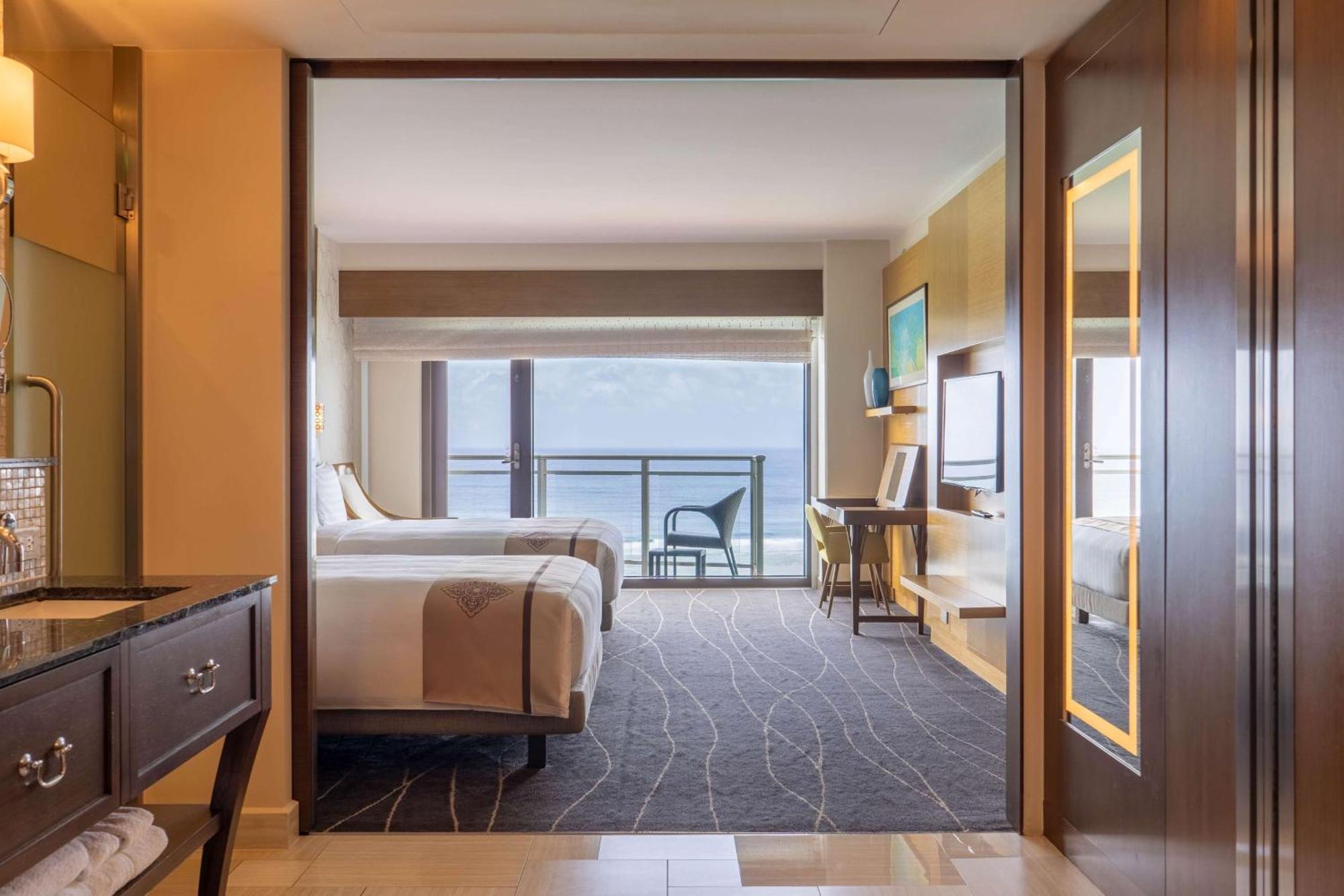 Dusit Thani Guam Resort Tumon Ngoại thất bức ảnh